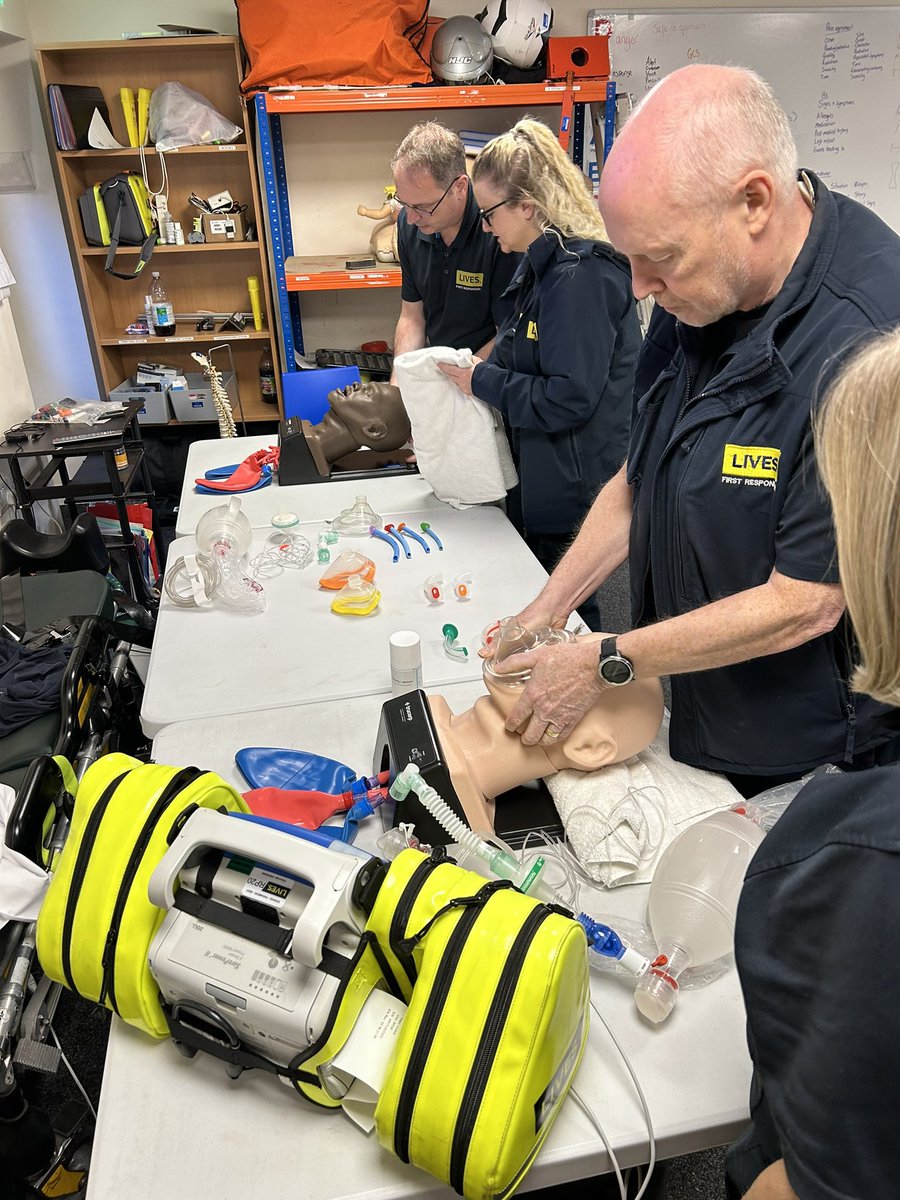 Another successful @TheAirwaySite DAC Fundamentals for @LIVES_Education today. Enabling our @liveshq First Responders to deal with challenging airways in the pre-hospital arena.