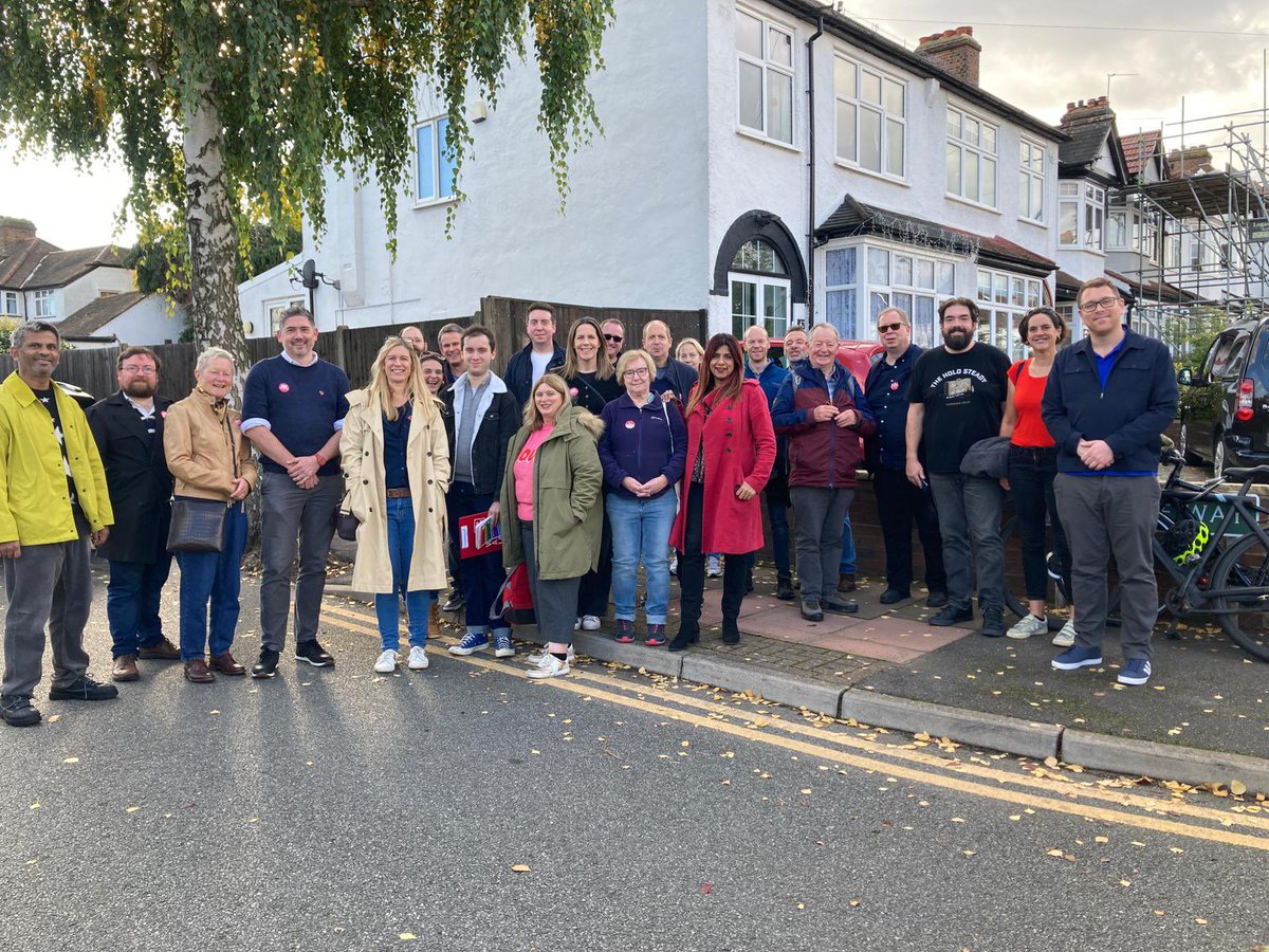 Two more brilliant campaign sessions in Beckenham &amp; Penge today for our campaign weekend. Thank you to all the activists who came out and campaigned today, it really does make a difference 🌹