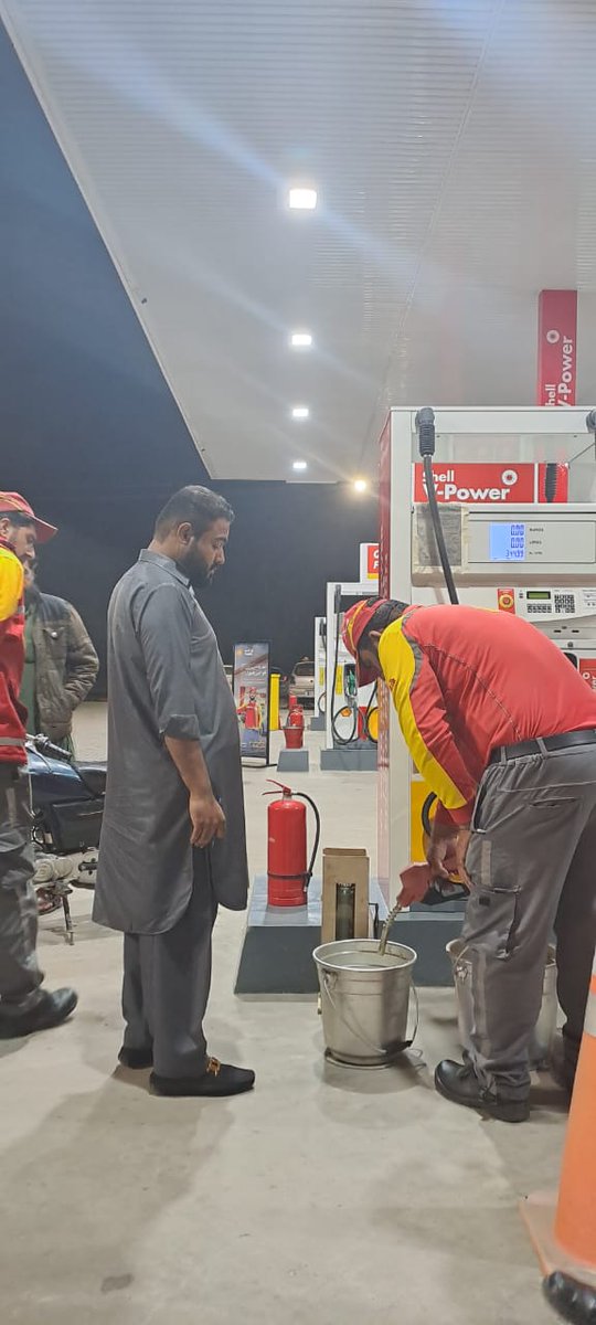 LDICTOfficial's tweet photo. Teams of Labour Department ICT continued their regular inspections of fuel stations across Islamabad. 18 nozzles sealed on account of faulty measure. 
Violations will be penalised under relevant legal provisions.  @ccislamabad @dcislamabad https://t.co/TWuFzMjOOI