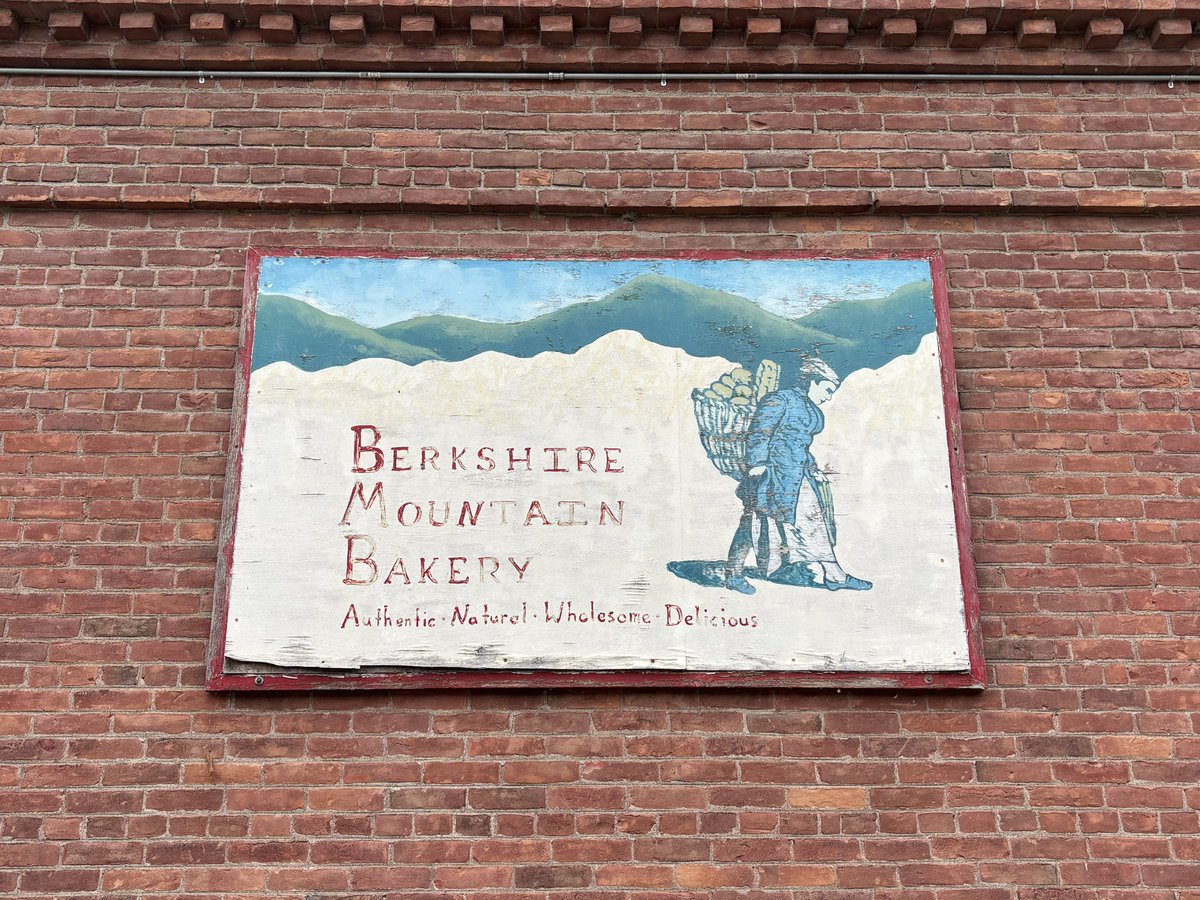 JosepBelles's tweet image. Berkshire Mountain Bakery remains the unrivaled gem of MA, crafting bread that embodies the true essence of wholesome ingredients and time-honored fermentation.Richard Bourdon's dedication to delivering superior quality food continues to yield remarkable results
#bread #bestbread