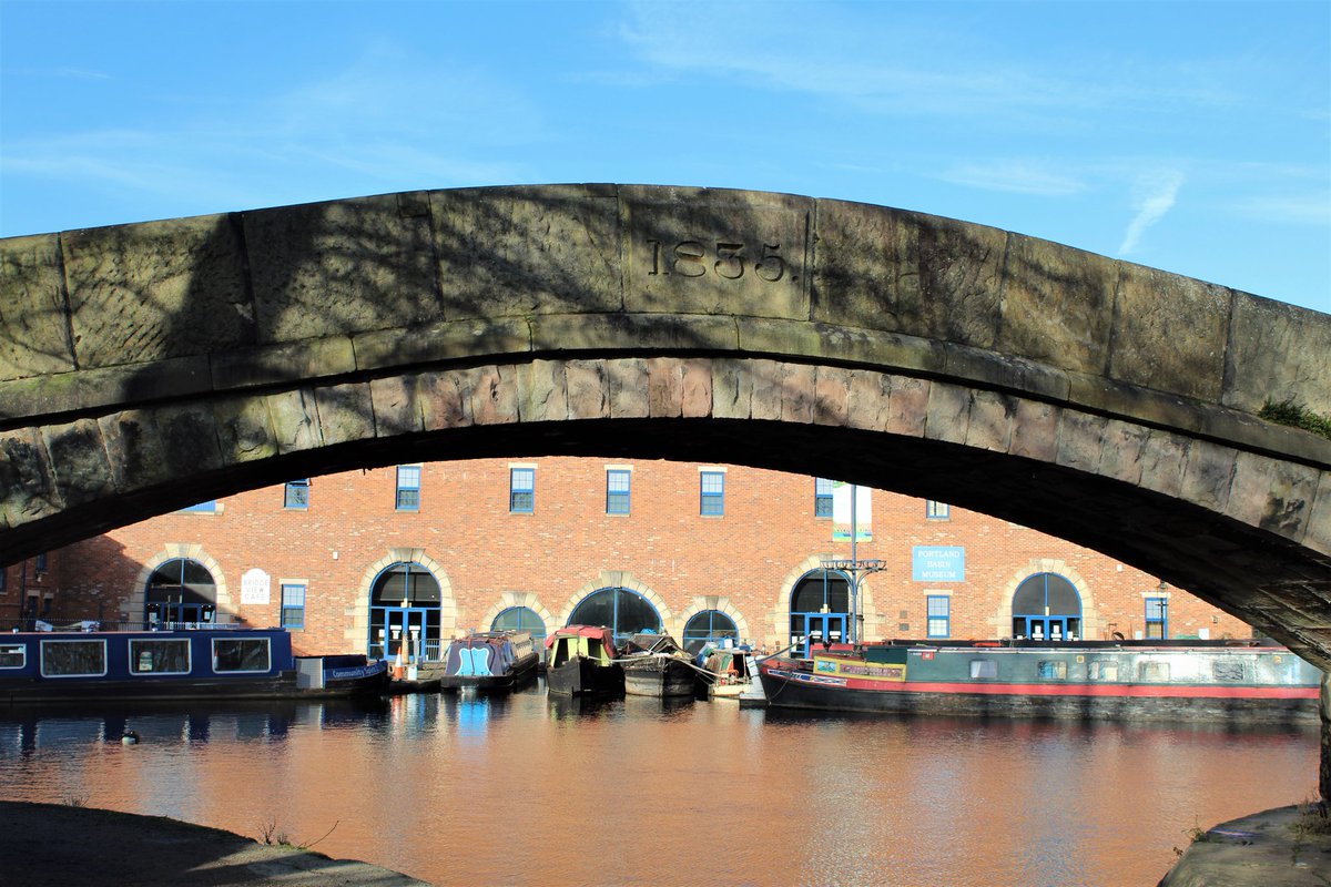 BridgesCanal's tweet photo. Junction Bridge .. Ashton Canal .. Peak Forest Canal #AshtonUnderLyne #PortlandBasin @CanalRiverTrust @CRTBoating @CRTNorthWest @ThePhotoHour #Lancashire #bridge #KeepCanalsAlive https://t.co/KtDo1NWnnH