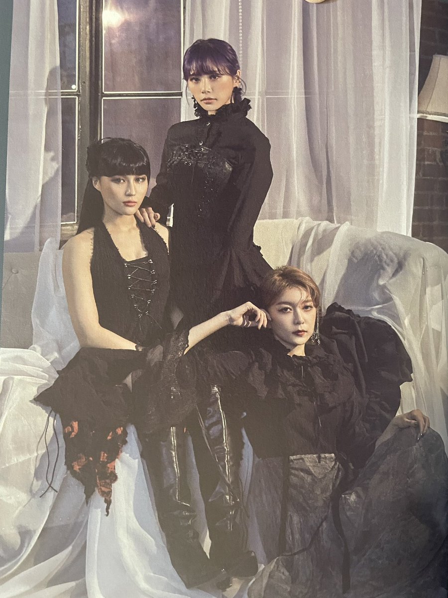 FrenchInSomnia's tweet photo. Dystopia : The Tree Of Language
Version V : Photobook Part I
#Dreamcatcher #thefrenchinsomniascans @hf_dreamcatcher #드림캐쳐 #Insomnia #thetreeoflanguage #ttof #dttof https://t.co/4uIqAC578s