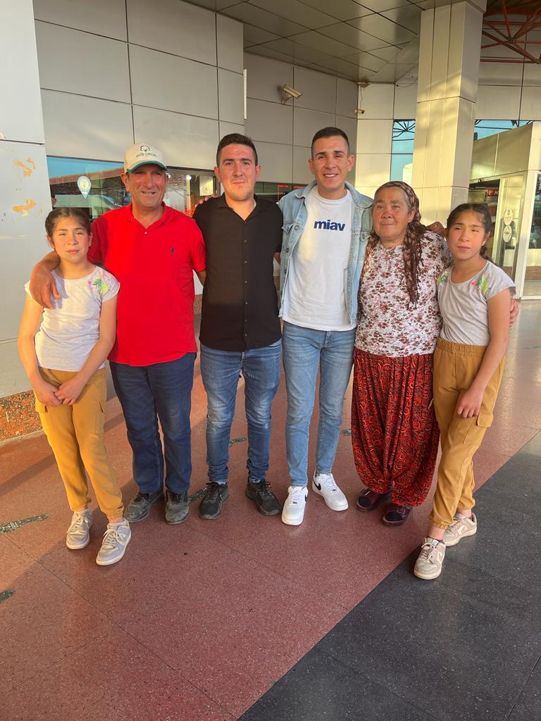 Yolun bahtın açık olsun inşallah kardeşim Allah yardımcın olsun inşallah Kardeşim Allah'a emanetsin ❤🇹🇷🇹🇷🇹🇷