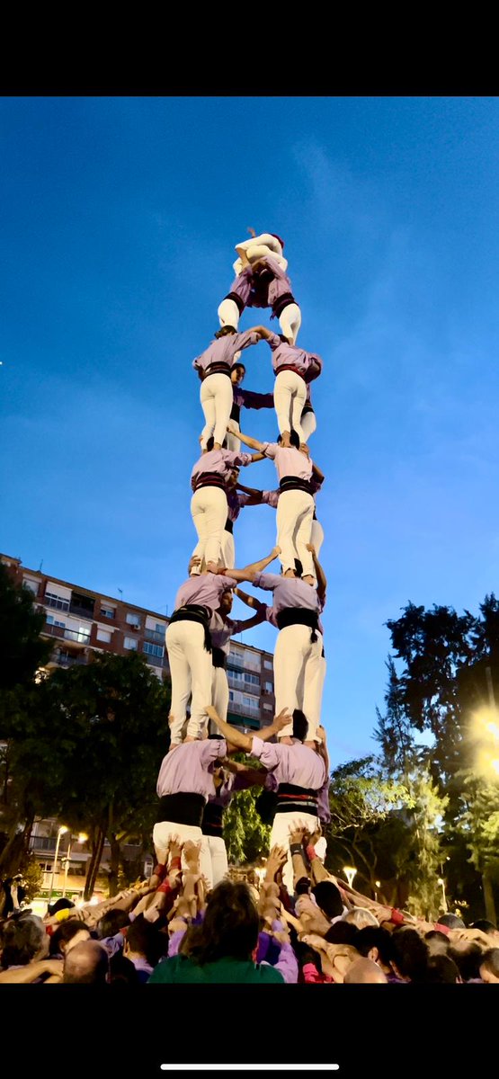CastCornella's tweet photo. Després de 21 anys hi hem tornat!! 

4d8 carregat!! 💪💜

Tenim dos setmanes per seguir treballant i descarregar-lo, aquí no afluixa ningú!! ✨ https://t.co/emoqBx1wcW