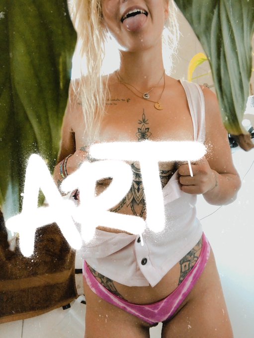 Sup hot slutz , I&rsquo;m back 🖕 My IG (chloemoonandstarss) got deleted, soooo I&rsquo;m sticking to Twittaaa   Here&rsquo;s<a href="/tag/onlyfans"class="tags"><span>#onlyfans</span></a>