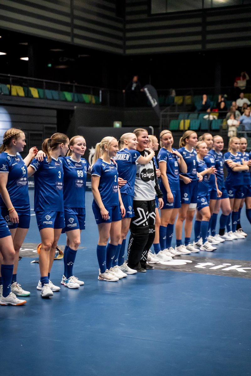 Salibandyfi's tweet image. Miisa Turunen liekehti Ruotsia vastaan – Salibandynaisille EFT-voitto 🥇🇫🇮

Otteluraportti 👉 shorturl.at/mBW36 #salibandy #eftturku #suomi