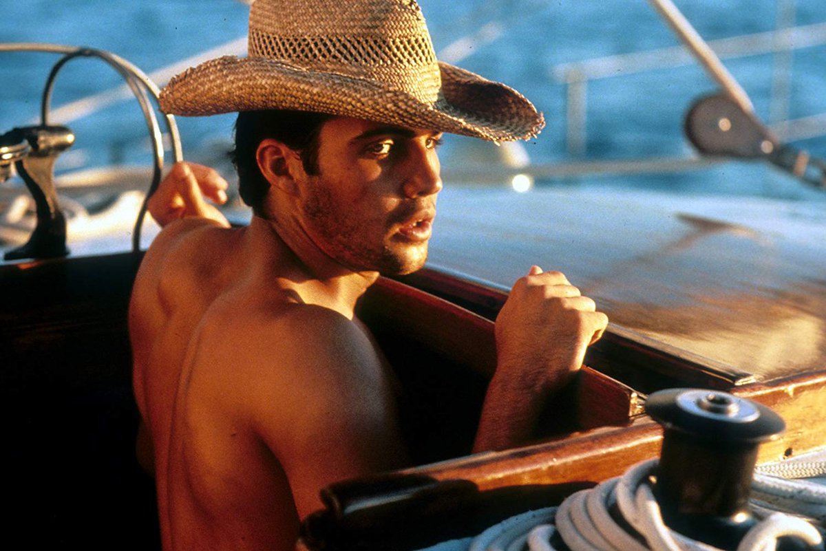 _erameglioieri's tweet photo. Ore 10: calma piatta (1989) https://t.co/de1TMvchA9