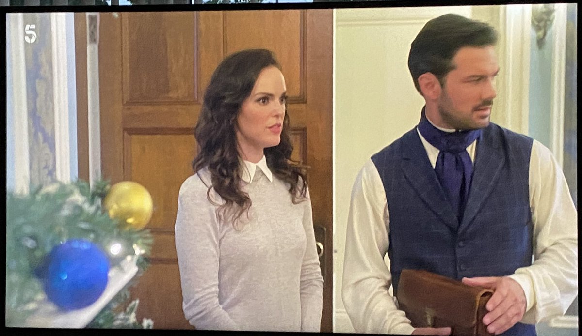 SueA54's tweet image. You’ll never guess what’s on UKTV at the moment..

#ATimelessChristmas

@RyanPaevey