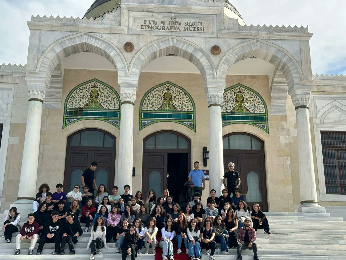 NisantasAk's tweet photo. Okulumuz Öğrencileri Cumhuriyetimizin 100. yılı etkinlikleri kapsamında Anıtkabir, I.Meclis ve Etnografya Müzesini ziyaret ettiler. Emeği geçen Öğretmenlerimize teşekkür ederiz. https://t.co/Pf7Mw6liDj