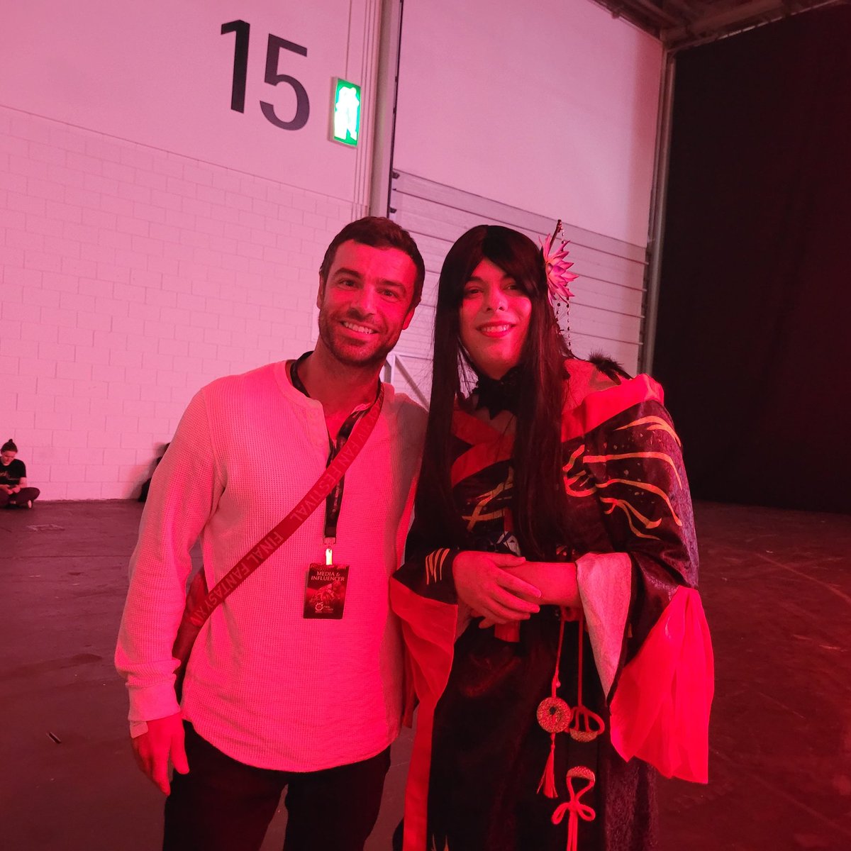 ArkCresent's tweet image. Getting to meet @huskybythegeek and @The_Ben_Starr was amazing, both of you are living legends and I respect you both more than I can ever emphasise, and you're both incredibly kind too, all love to you both ❤️ ❤️ Also amazing performance with the primals husky, I was cheering!!!