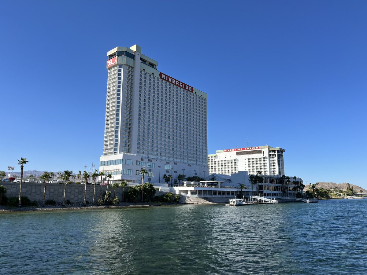 RoadSageLA's tweet photo. #DonLaughlin was all about the “win-win.” He paid for a vital bridge between Nevada and Arizona, provided it was the closest to his casino 😉 he knew if you offered excellent value, the people would come. And come they did! His founding resort is still the best on the river🎲🎰🎲 https://t.co/sZ8ryqLiXW
