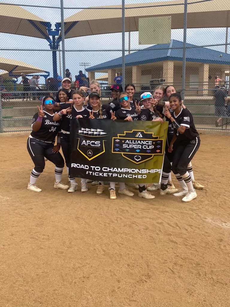 MichaelaAkera's tweet photo. Successful weekend at the Alliance Super Cup. Qualified for nationals and got our berth to Super Cup Finals. Learned a lot this weekend. Go Bombers 🩵🤍. @KristiMalpass @BombersTexas @KenyaLanders @NCBulldogsAD https://t.co/izZXXXS46q