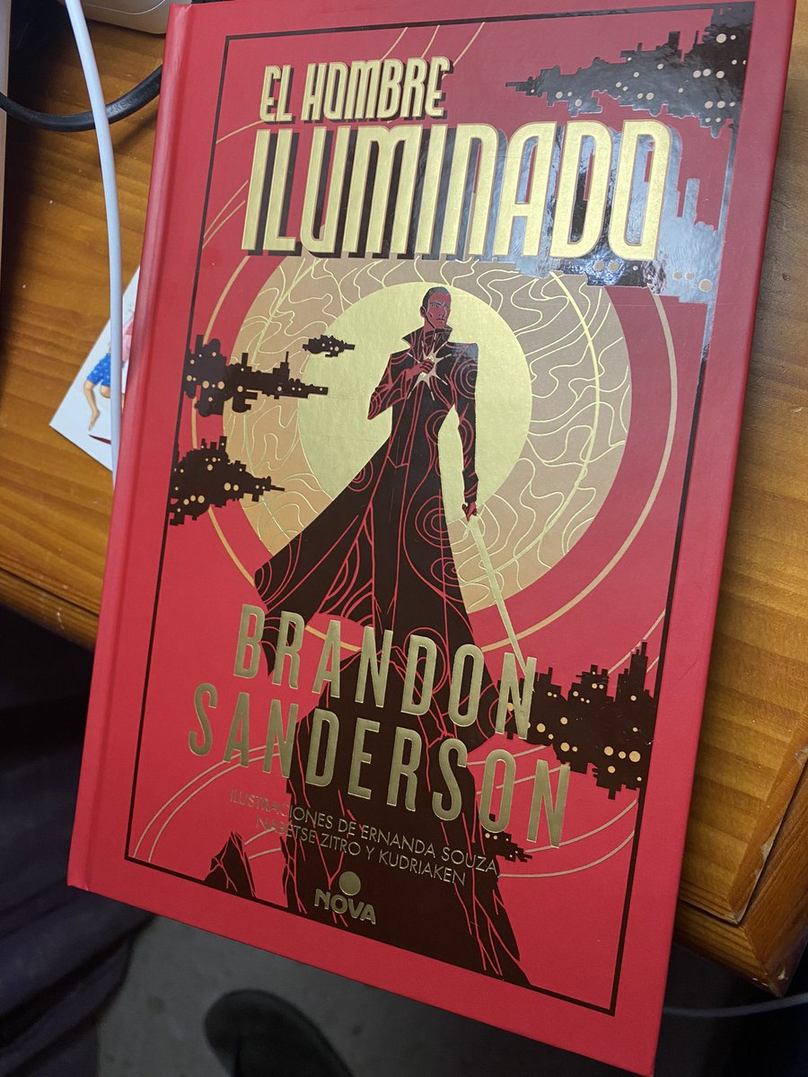 _cmw_'s tweet photo. Terminado El hombre iluminado de @BrandSanderson y @NovaCiFi , ritmo frenético que te hace pasar pagina tras página, me ha encantado sin lugar a dudas. https://t.co/1kEyauEj8t