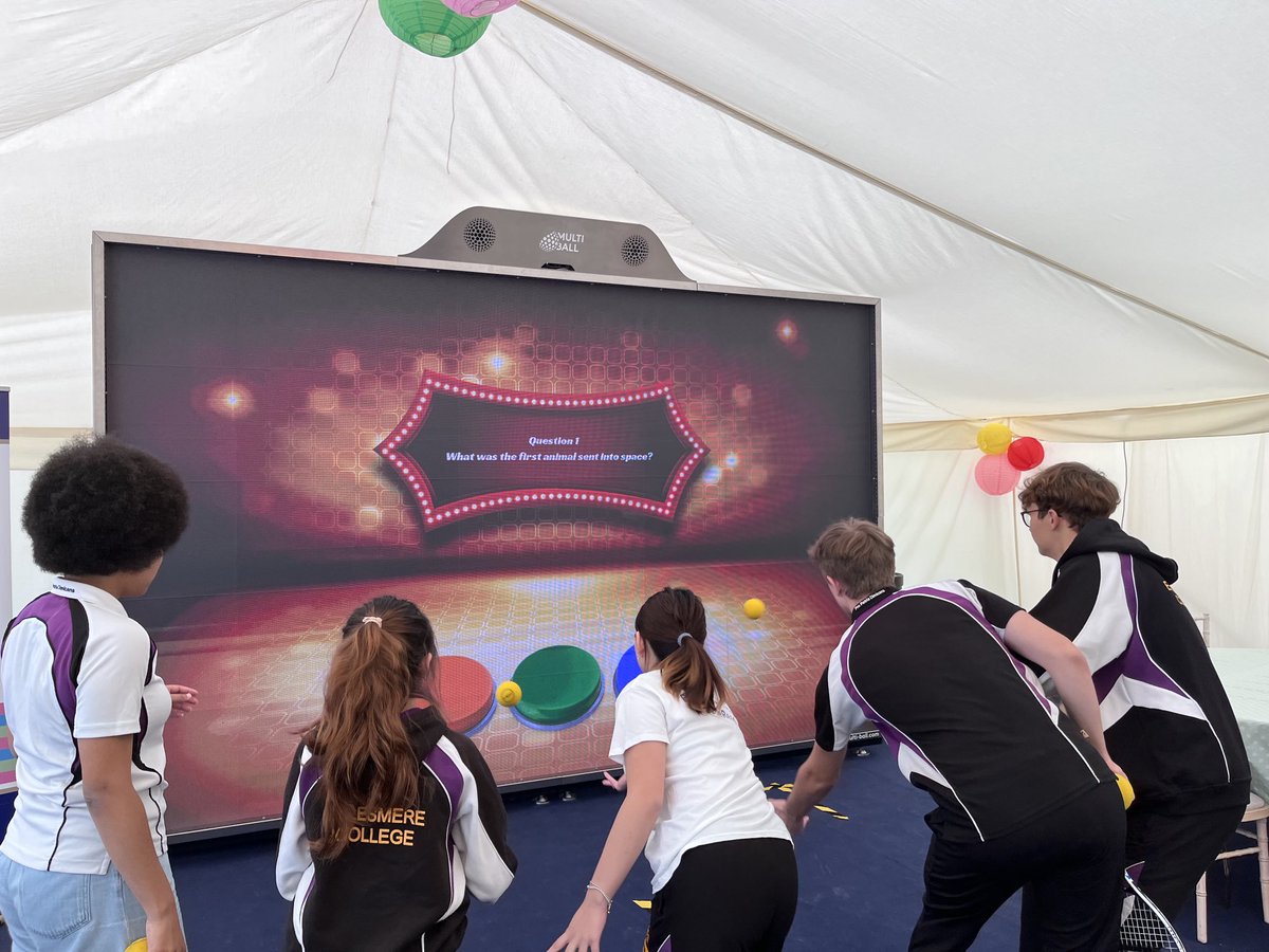 Ravenenglish_EC's tweet photo. As part of the IB Diploma, students complete Creativity, Activity and Service (CAS). On Saturday, Y12 went to ⁦@ShrewsburyClub⁩ and introduced ‘Macbeth’ to a new audience (and couldn’t resist the lure of the giant screen!)… ⁦@iborganization⁩ ⁦@ellesmerecoll⁩ https://t.co/EJLEIEStgN