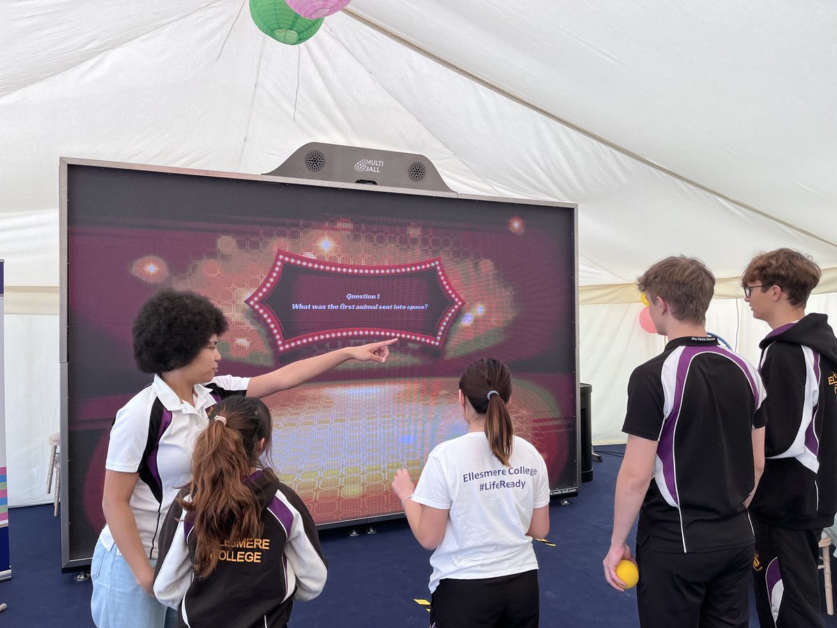 Ravenenglish_EC's tweet photo. As part of the IB Diploma, students complete Creativity, Activity and Service (CAS). On Saturday, Y12 went to ⁦@ShrewsburyClub⁩ and introduced ‘Macbeth’ to a new audience (and couldn’t resist the lure of the giant screen!)… ⁦@iborganization⁩ ⁦@ellesmerecoll⁩ https://t.co/EJLEIEStgN