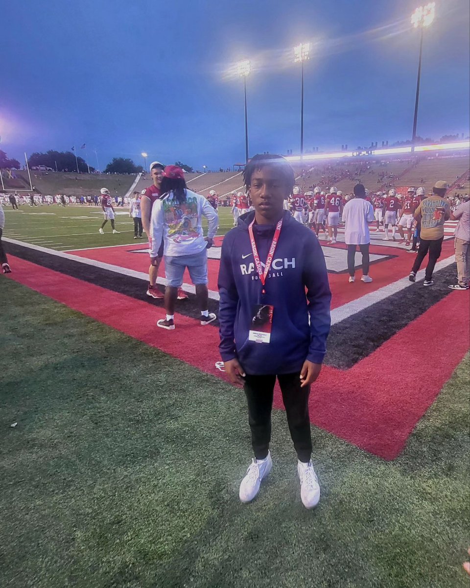 diggymc2's tweet image. Had a great vist with  @RaginCajunsFB Thank you Coach @michaeldes1 @CoachMGiuliani @RickyCiccone @leg12tim @CoachLMorgan for inviting me! GO CAGUNS! 🤟🏿🤟🏿 @Ranch_CoachMac @CoachLanceDale1 @CoachNeill @CoachKeggins @carrier_teddy @cyranchfootball @BradBeerwinkel @Coach_Herrera76