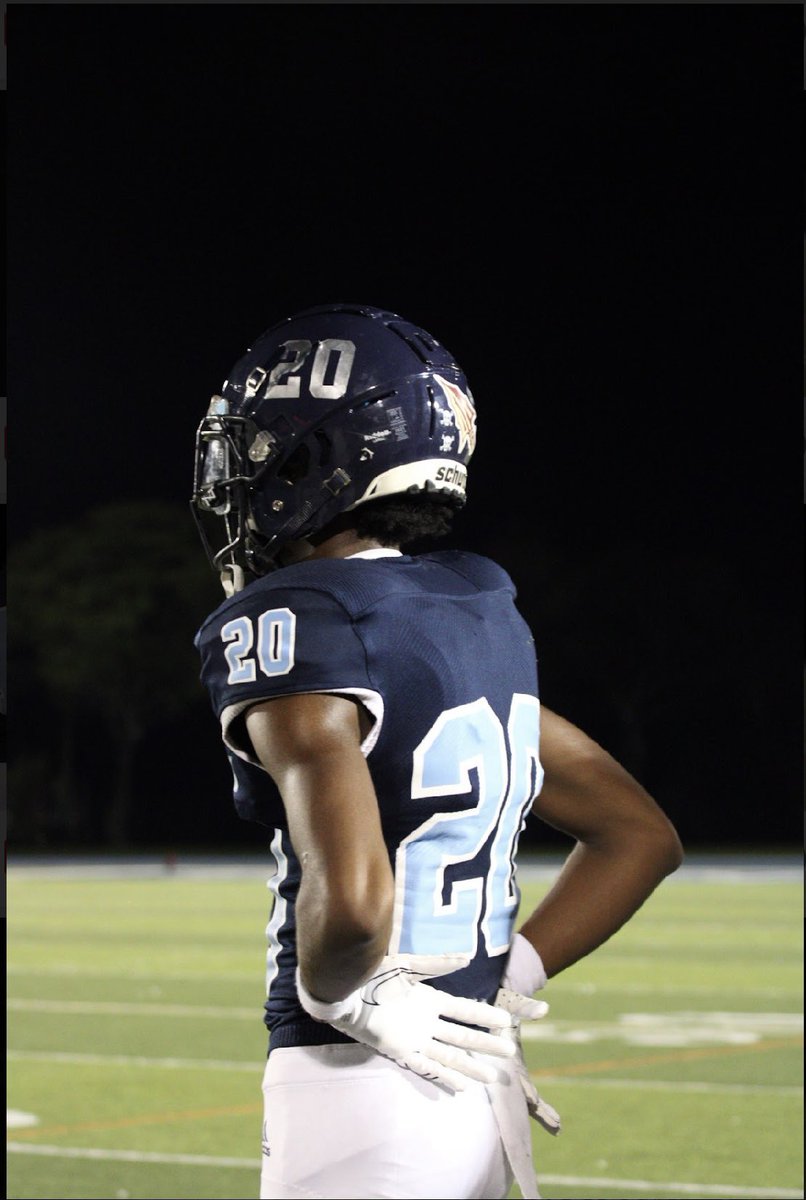 TomauriJ's tweet photo. Go watch My mid-season tape🎥!  

https://t.co/0rJhuMbVQ7

@PantherPride305 @TheCribSouthFLA @larryblustein @MichaelTunsil https://t.co/EP2wIbgbK1