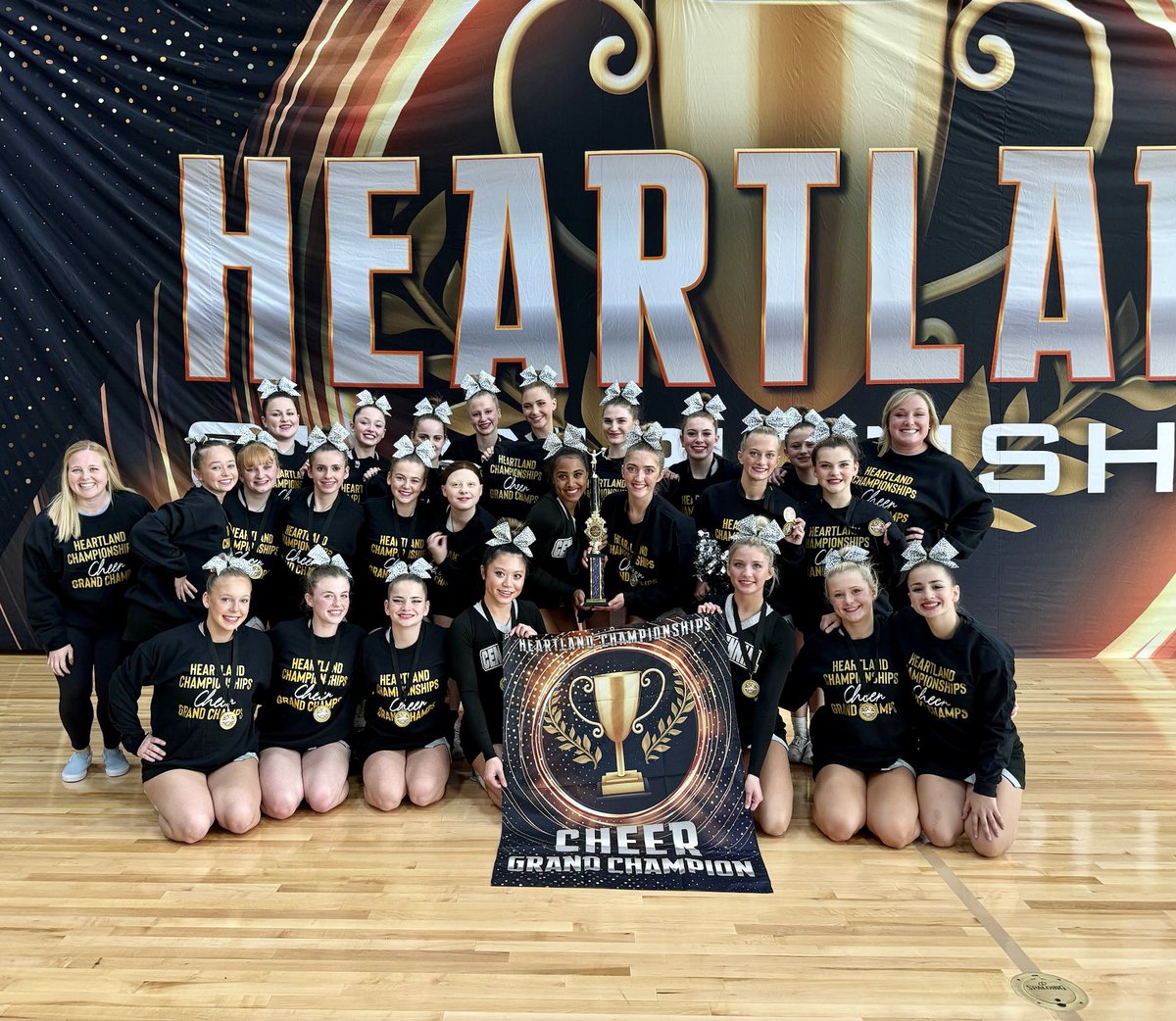 Jaguar Cheerleading tweet media
