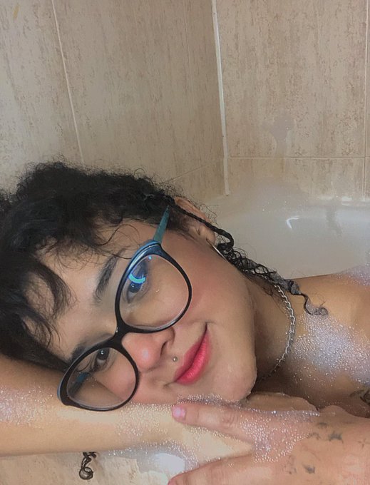 Y si los otakus tambien se ba&ntilde;an JAJAJAJAJ https://t.co/YKNEKw5iPX