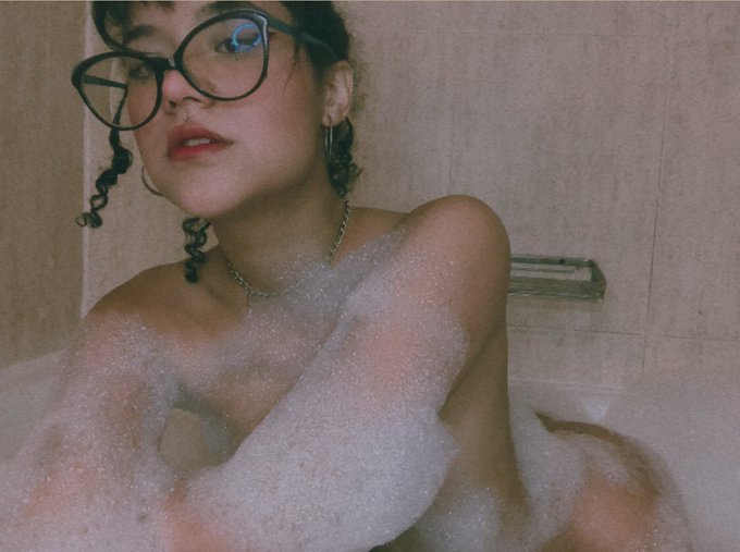 Y si los otakus tambien se ba&ntilde;an JAJAJAJAJ https://t.co/YKNEKw5iPX