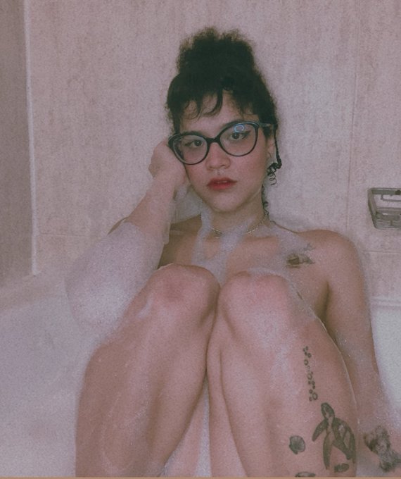 Y si los otakus tambien se ba&ntilde;an JAJAJAJAJ https://t.co/YKNEKw5iPX