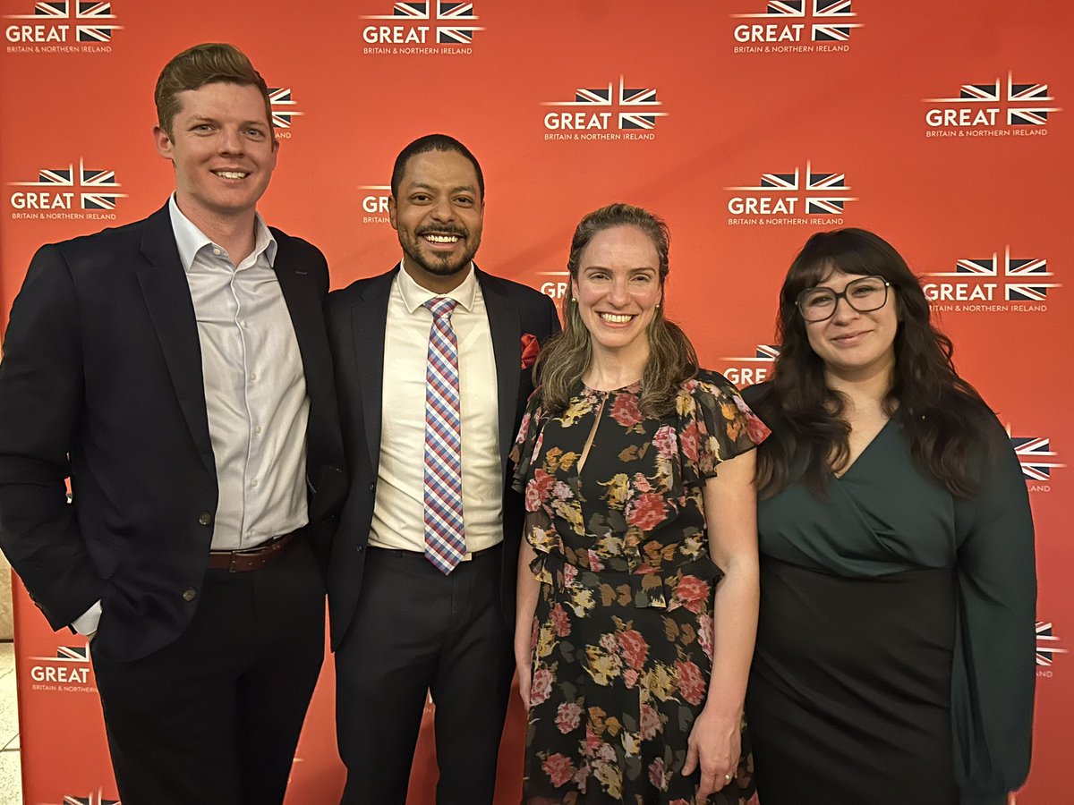 JevinHodge's tweet photo. So great to connect with British Consul General @EmilyClokeUK, Deputy Consul General Lara Hallett, and the @UKinLA team!
We have some exciting things cooking! Stay tuned for what’s to come! #UKinAZ #seeingthingsdifferently https://t.co/Qv0sLWvsn1