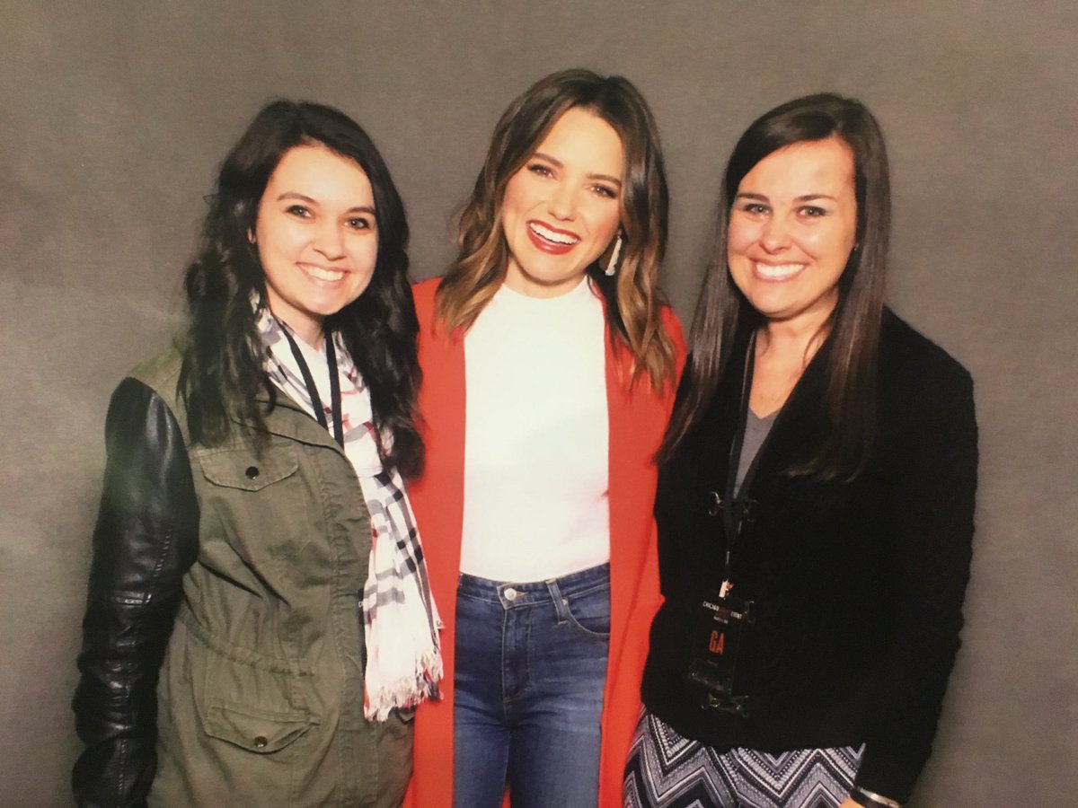 bri_hoff's tweet photo. @RiverCourtSML I was literally sobbing as I approached @SophiaBush at a Chicago Heroes Event and she hugged me and talked to me to calm me down enough for a photo. What a gem of a human being 😍 https://t.co/FB5A5x4pIZ