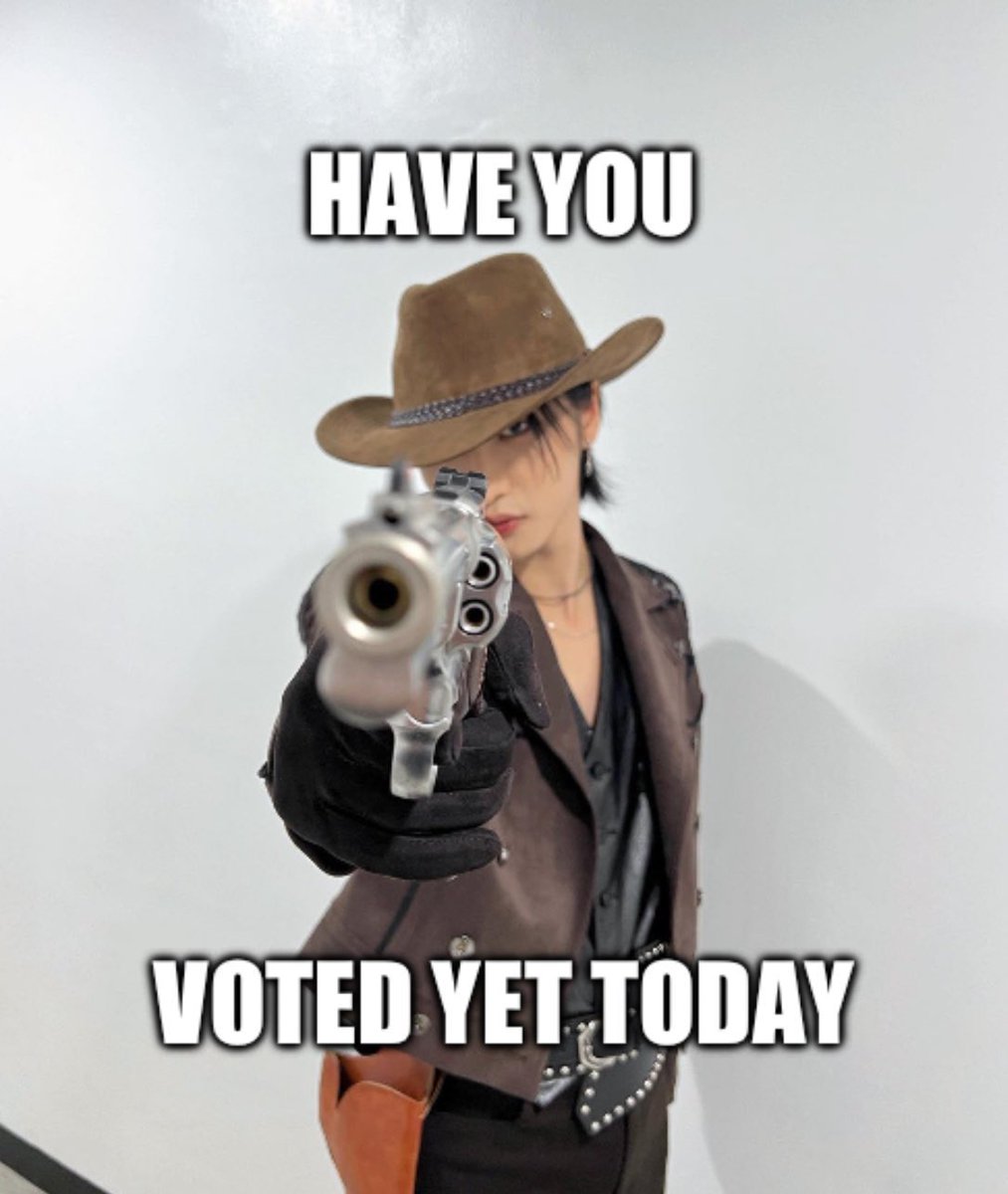 he said - "did u vote for us today on mnet plus? if no, no sign"
so yeah vote for atz and san will appear in your room at 3 am or smth :)