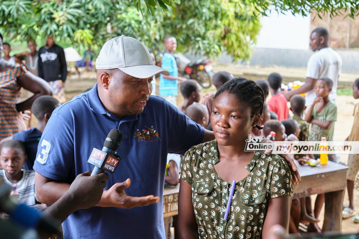 Heroes don't always wear capes but live among us. MP for North Tongu constituency in a chat with a 20-year-old SHS graduate dedicating her time to teach kids affected by the dam spillage. #AkosomboDamSpillage