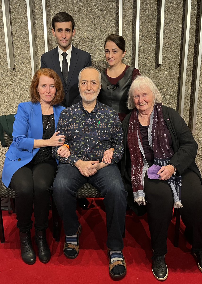 Canada’s favourite troubadour @Raffi_RC honoured a packed house of giddy children of all ages at @CanadasNAC with joy, love, and 🍌 phone jokes! He called on all us #BelugaGrads 🐳 to work for #Peace and #SocialJustice. And some lucky Armenians were treated to a #Komitas tune 🎶