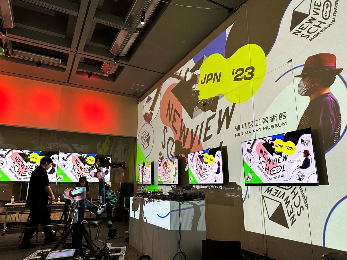 atsuko_mifuku's tweet image. 練馬区立美術館で開催中の「宇川直宏展　FINAL MEDIA THERAPIST @DOMMUNE」

NEWVIEW SCHOOL第一回授業が会場で行われ、お手伝いに
唯一無二の道を行く宇川さんの頭の中を少し覗き見れたような、まだまだほんの一部でもあるような…👽
講義もめちゃめちゃ盛り上がりました！

#DOMMUNE #NVS23 #NEWVIEW