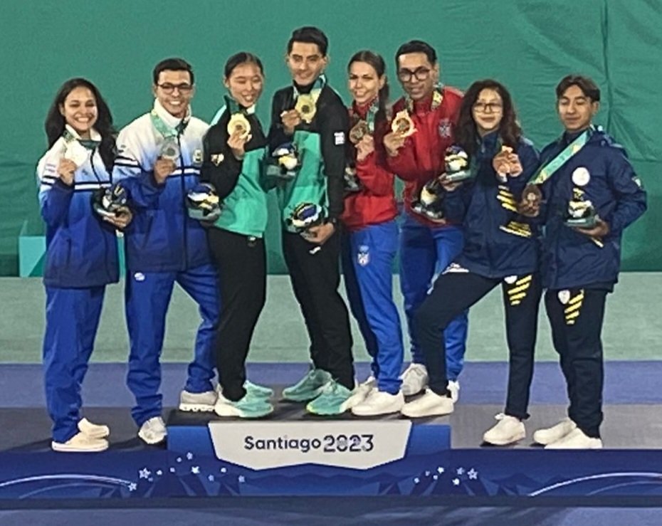 F9E8qm7X0AAMDWs?format=jpg&name=medium