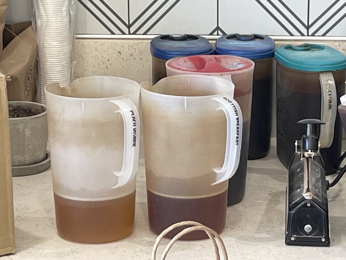 Oh ⁦<a href="/cbtlph/">The Coffee Bean & Tea Leaf® PH</a>⁩ this is NOT appetizing. Stains do not appear “clean” even if the containers have been scrubbed.