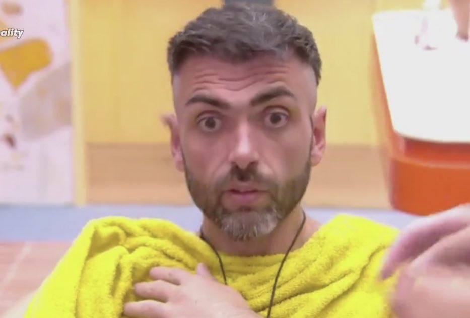 Henboquee's tweet image. La cara de Zeus cuando vea las imágenes de Gusana diciendo que no le nota el nepe a Jessica, mientras Jessica se ríe justo antes de coger una escoba✨ 🧹✨

Y saber que se gastó 25000 lereles.

Y luego saber que eso es lo que hizo que saliera del concurso.

 #GHVIPDBT6
#GHVIP220