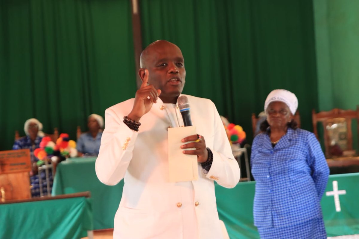 OleItumbi's tweet photo. Kirinyaga blessed us today with a fulfilling journey of community engagement. Alongside PS @muthonikenya, we kicked off at St. Matthew Ngiriambu, offering thanks for Njukiini MCA Cendi's election, and were moved by a powerful sermon on the beauty of Thanksgiving.

Next stop: St. Barnabas Mururi church, where we supported the Mothers Union in raising funds for a community kitchen. The talent search at Kiambui High School showcased incredible local talent - models, rappers, poets, dancers, and musicians.

The day concluded with a heartfelt visit to Mwaniki wa Mbutei's home, where we united to help a family in a medical emergency, alongside the community. It was a day of interaction, idea exchange, blessings, and valuable feedback. Feeling truly blessed and content