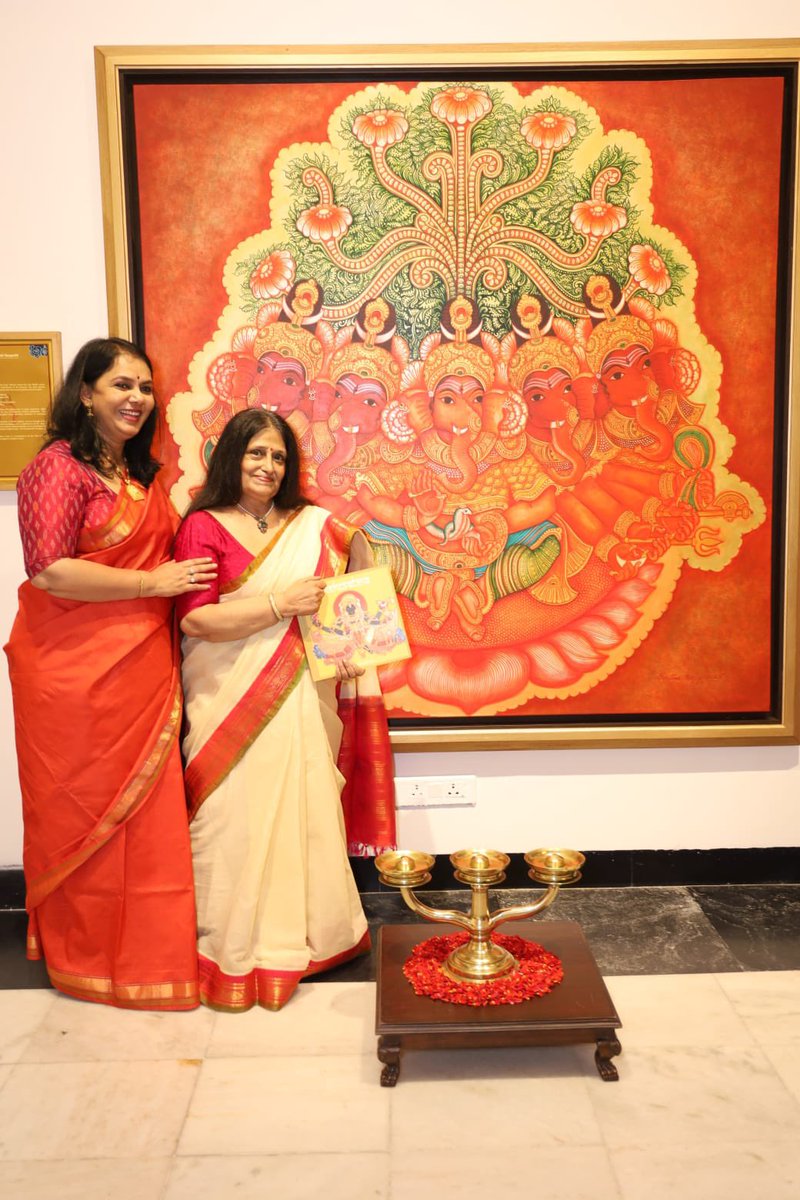 Delighted to see this fabulous exhibition “Vishwatma” with exquisite paintings by Arpitha Reddy and curated by Uma Nair at Bikaner House in Delhi . Arpita is a wonderful artist trained in the Guruvayoor school of mural painting.