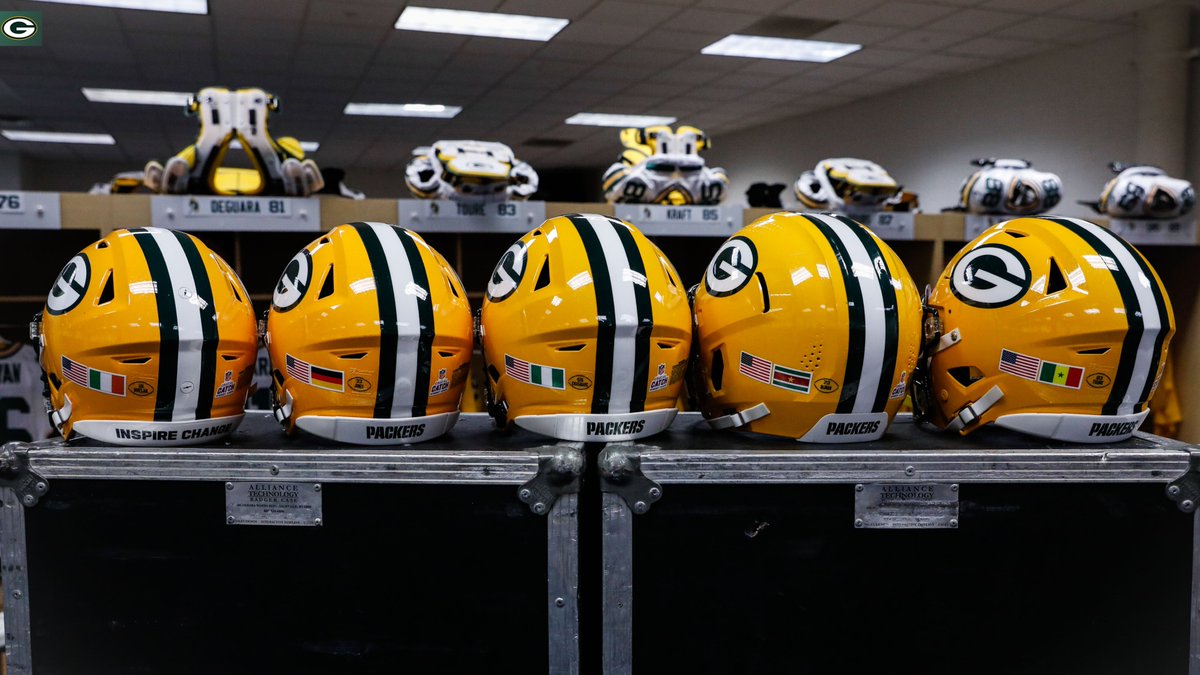 Raise your flag! Select #Packers players will proudly wear the flag of the country or territory that represents their heritage today! Decals are placed next to the American flag on helmets.

#GBvsDEN | #GoPackGo