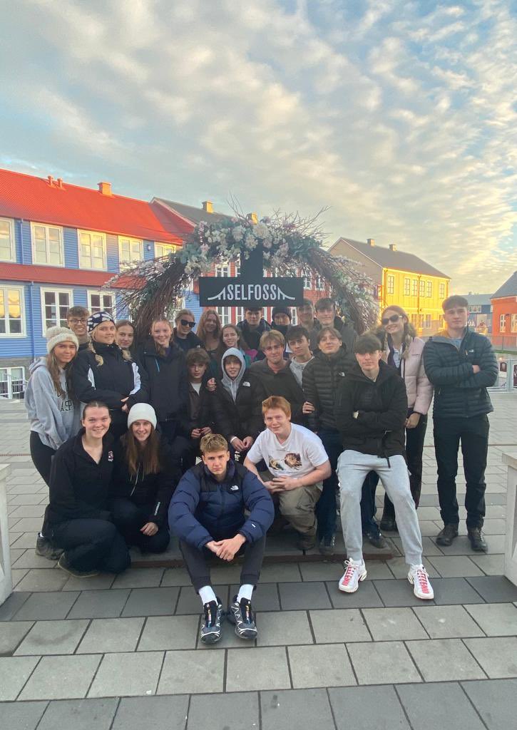 Hurstgeog's tweet image. Final full day in Iceland consisting of lots of geographic feature: waterfalls, tectonic plates and geysers #Thingvellir #Gulfoss #Selfoss