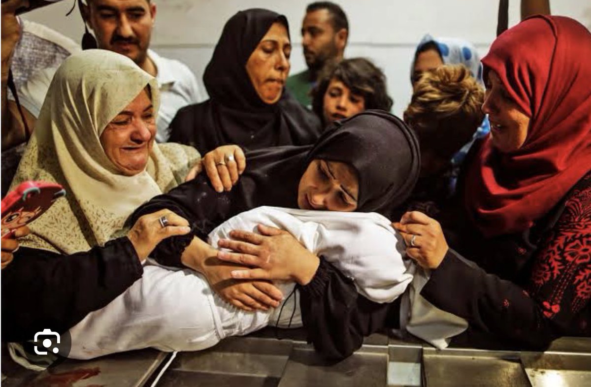 Aasiya74's tweet photo. O, Allah protect people of Palestine. O, Allah bestow your mercy on these innocent people . We can’t see them losing their children, their parents and their family . We are helpless , just can pray for them . https://t.co/wiZQLmG3XG
