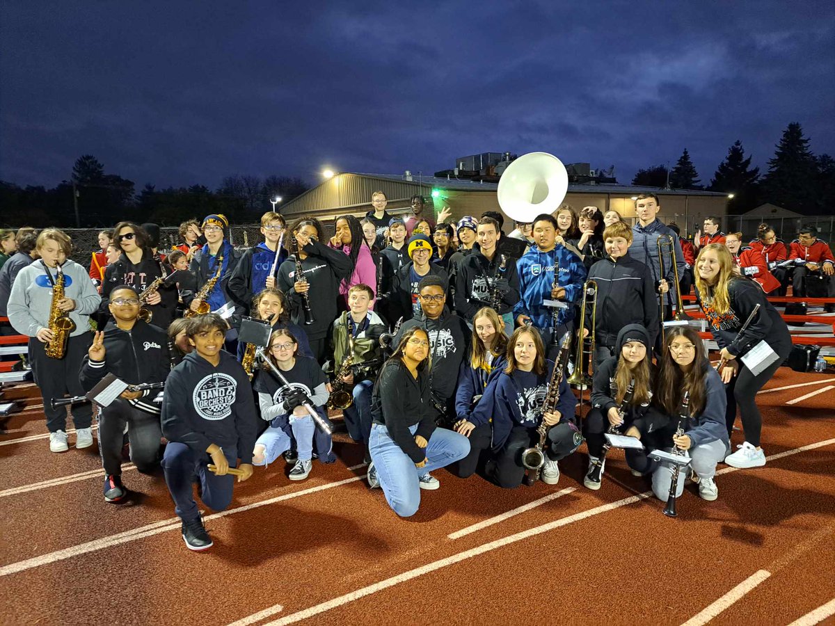 frostmsmusic's tweet photo. Frost MS 8th Grade Band! Friday performance with CHS MB! #livoniapride https://t.co/pAP9WqjbEy