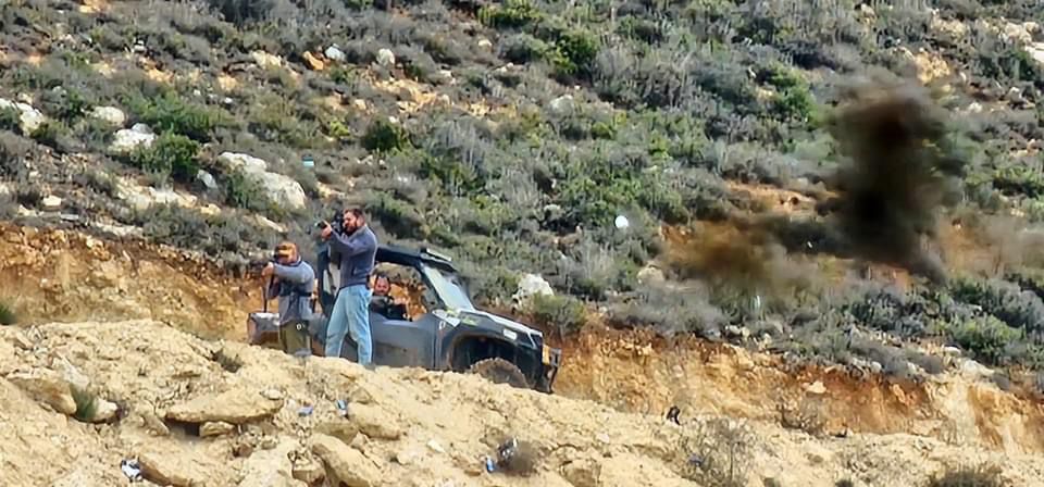 JalalAK_jojo's tweet photo. As everyone looks elsewhere, armed Israelis  assisted by the military declared open season on defenseless Palestinians in the occupied West Bank.

📸📍Beita, S. Nablus. One Palestinian killed, five injured by live fire.

Read my friend Layth in @guardian: https://t.co/kw732j6HxL https://t.co/wyMMtldRfP