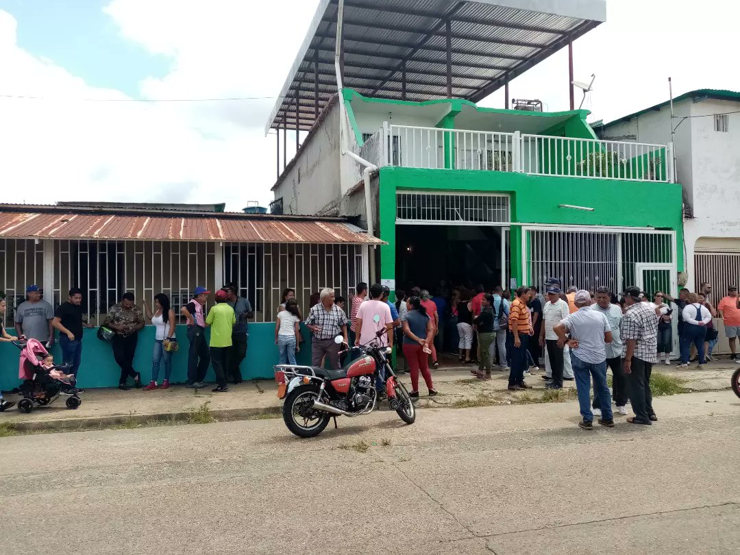 pj_sanfdo's tweet photo. Primarias
Con 22 puntos o CV  en las 4 PQ.  San Fernando, todos los puntos  activos desde las 7am.  El Recreo, también con todos los CV activos y las PQ. San Rafael  y Peñalver a las 12m esperando reporte

#PjConLaPrimaria

@ActivismoPJ
@Pr1meroJusticia
@hcapriles
@MBMartinezR https://t.co/nYIFvhi1u5