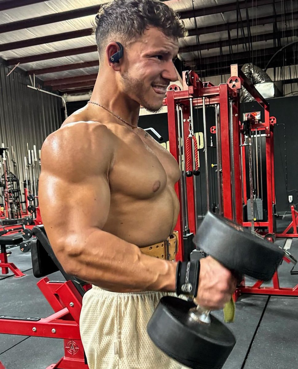 master_brock_'s tweet photo. Daddy had a great workout today 😈🥵 https://t.co/pv5OwkSD4C