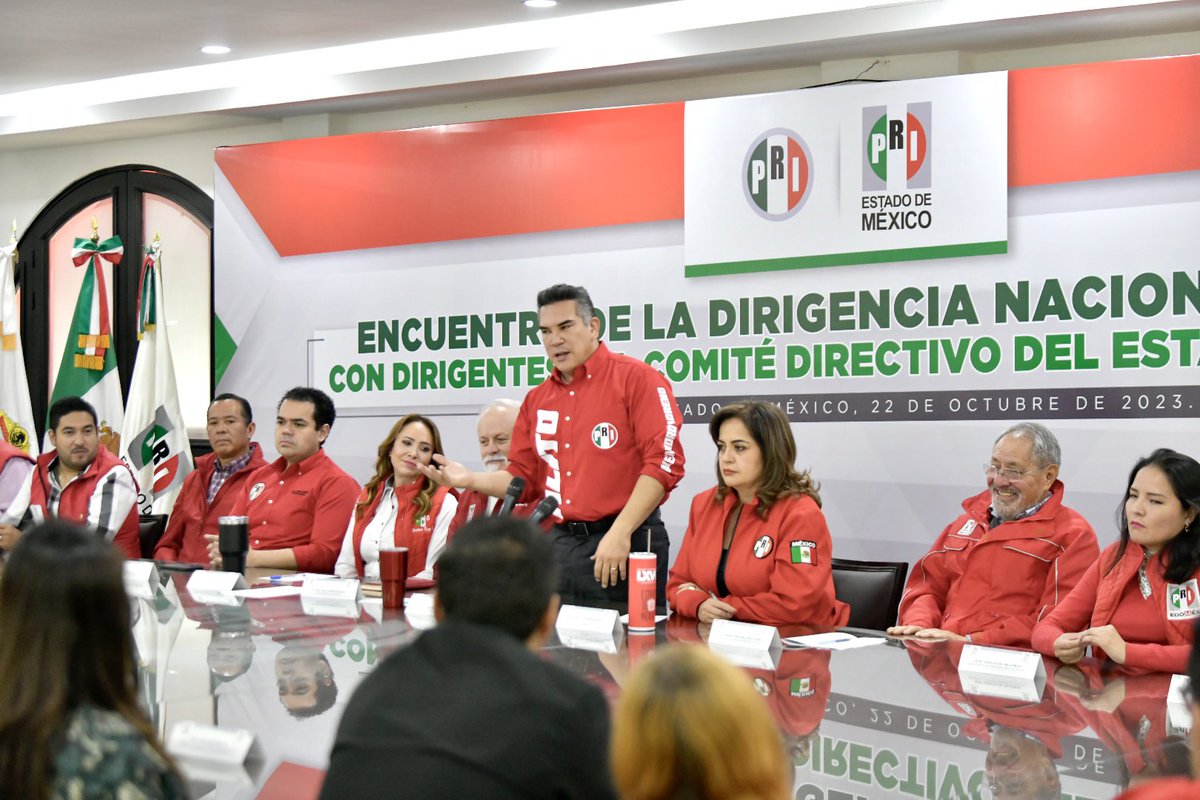 alitomorenoc's tweet photo. Siempre es un gusto visitar al priismo mexiquense, porque saben trabajar en equipo y sumar para avanzar. ¡Vamos a darle con todo, unidos, siempre para adelante! https://t.co/vxu8dRTJK7