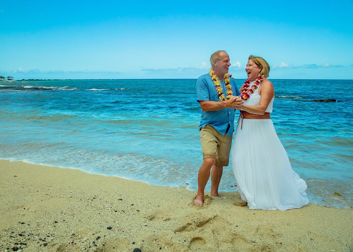 Hawaii Destination Weddings- Big Island Wedding Packages - Hawaii Destination Weddings - Kona Wedding Officiant®   #weddingphotography #hawaii #bigislandweddings #beachwedding #elope #hawaii #bigisland #wedding  #tropicalwedding #destinationwedding konaweddingofficiant.com/packages