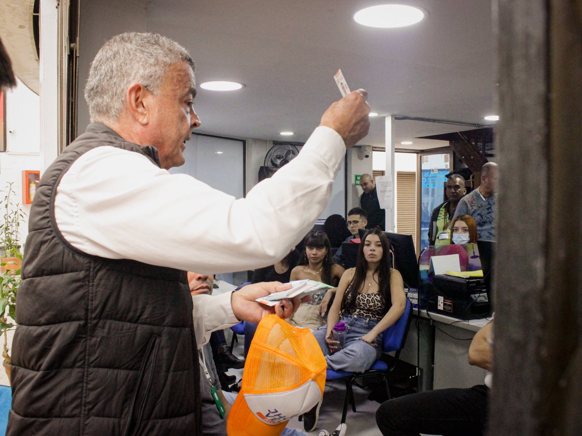 Jhony Vélez tweet media