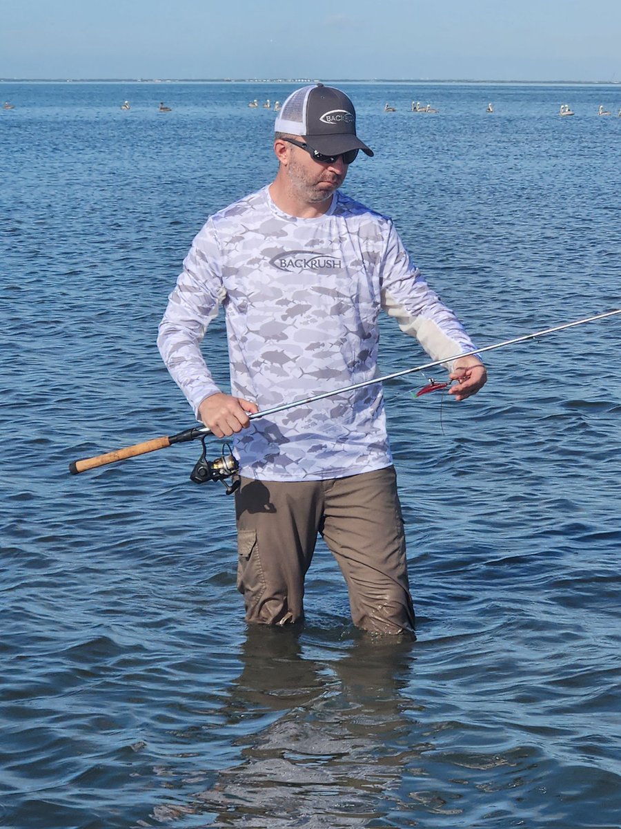 Backrush_Gear's tweet photo. Another 24" #reddrum for dinner while sportin our new #backrush vented UPF 50 #fishing #shirt 
 https://t.co/N8UZR43MZ1 https://t.co/h2HxvLjicv