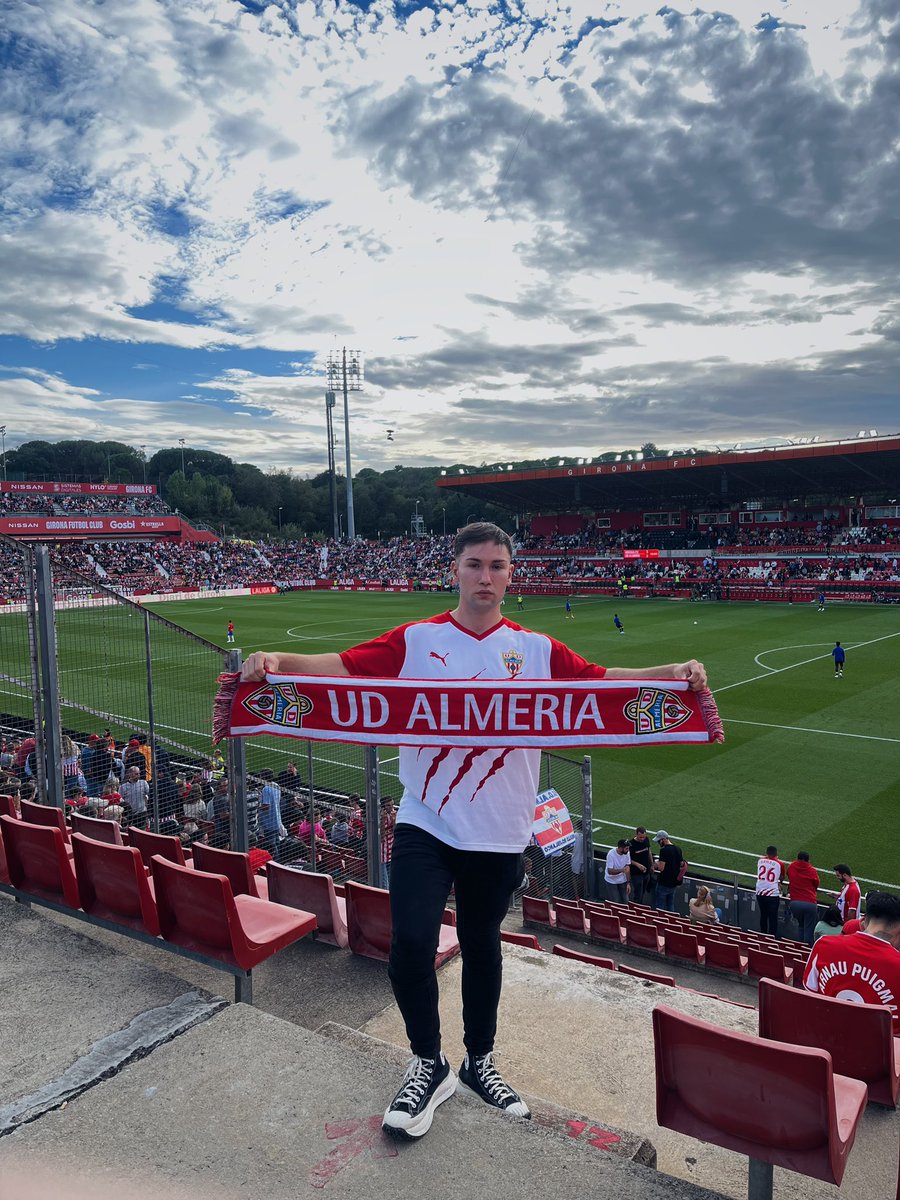 UDA_CAT_'s tweet photo. A pesar de toda la mierda, aquí estuve, he estado y voy a estar, porque este escudo y estos colores forman parte de mi. https://t.co/Ep7LiXPLJH