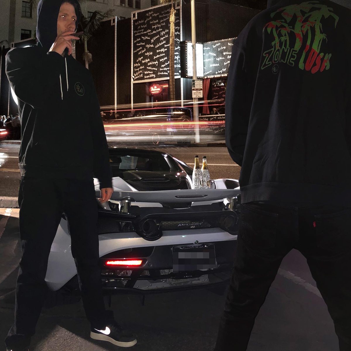 ZoneLush's tweet image. Bringing together the worlds of entertainment, lavish indulgence, and raw expression. The electricity of creativity sets the night on fire. Discover more via link in bio. #zonelush