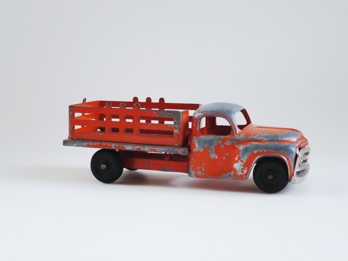 swirlingO's tweet photo. Mid-Century Hubley Kiddie Toy Stake Truck, Halloween Pumpkin Truck, Orange Diecast Metal Truck https://t.co/dvlNO0kQTW #Halloween23 #SMILEtt23 #EpiconEtsy #PinIt23 #PumpkinTruck https://t.co/xeAAAKGbLJ